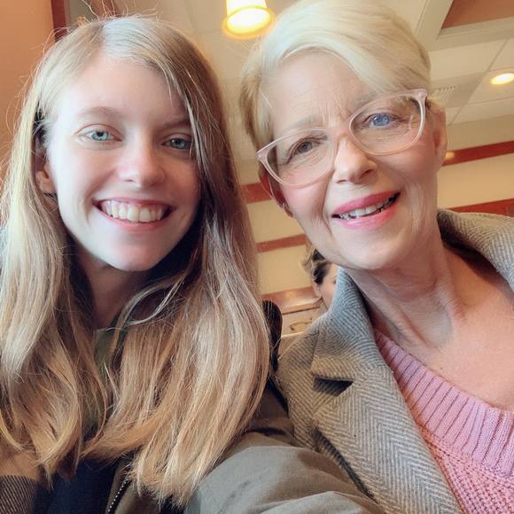 Meet your Posher, Dede - Picture 1 of 1